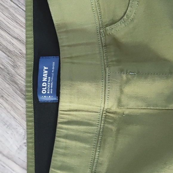 Old Navy | Mid-Rise Rockstar Skinny Jeggings in Olive - Picture 3 of 5